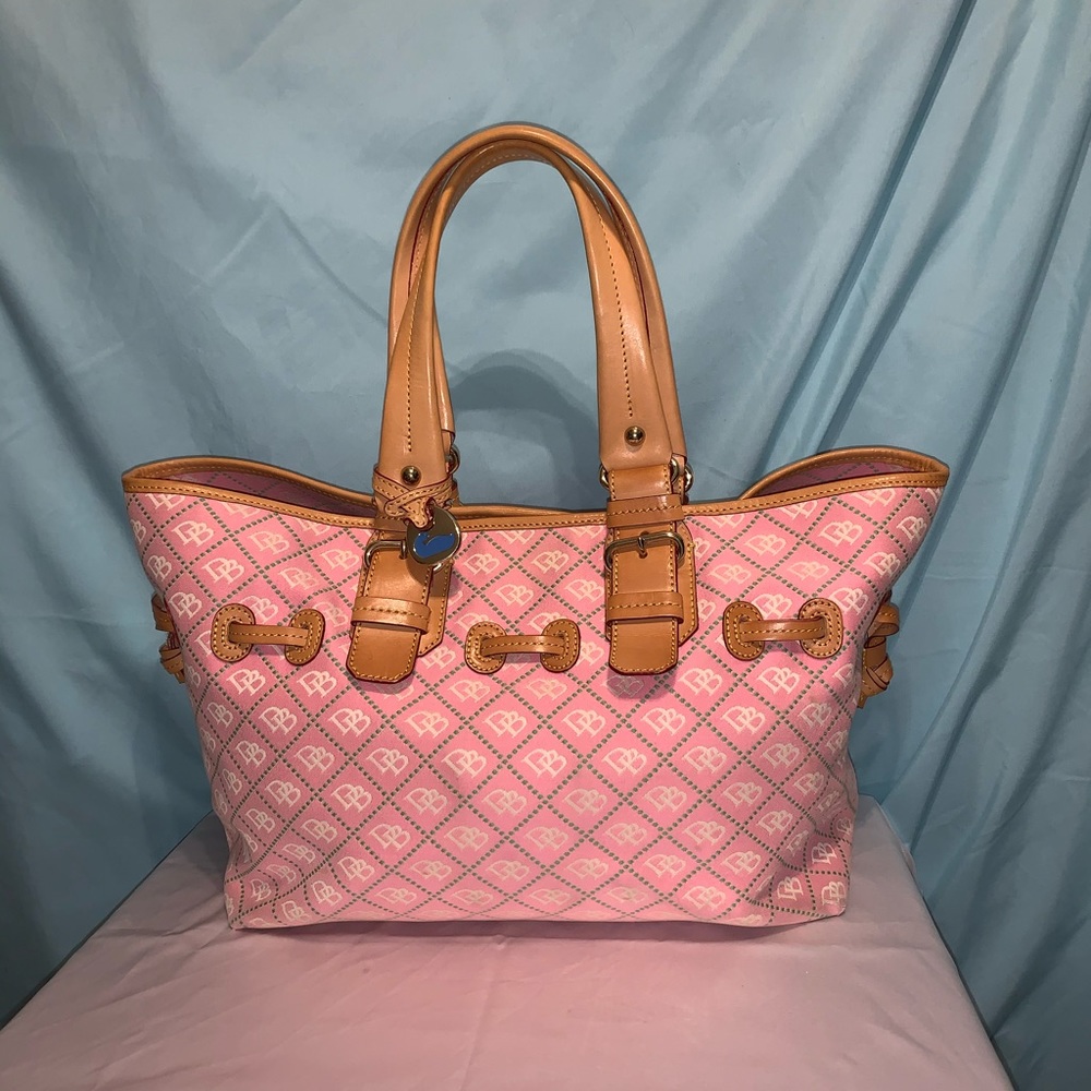 Dooney & Bourke Signature large tote in pink